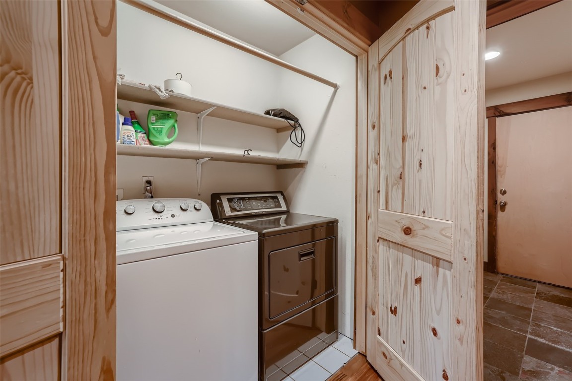 490 Adventure Road Alma, CO 80420 - Photo 24 of 28 Laundry room with independent washer and dryer