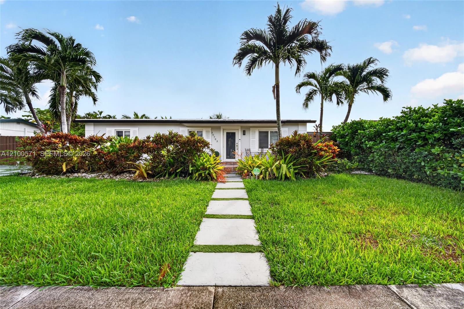 30703 Southwest 154th Court Homestead, FL 33033 - Photo 7 of 58 Gallery Image 7
