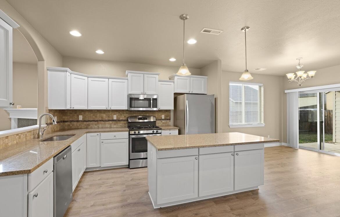 1467 Spring Street Medford, OR 97504 - Photo 12 of 31 IMG_1615