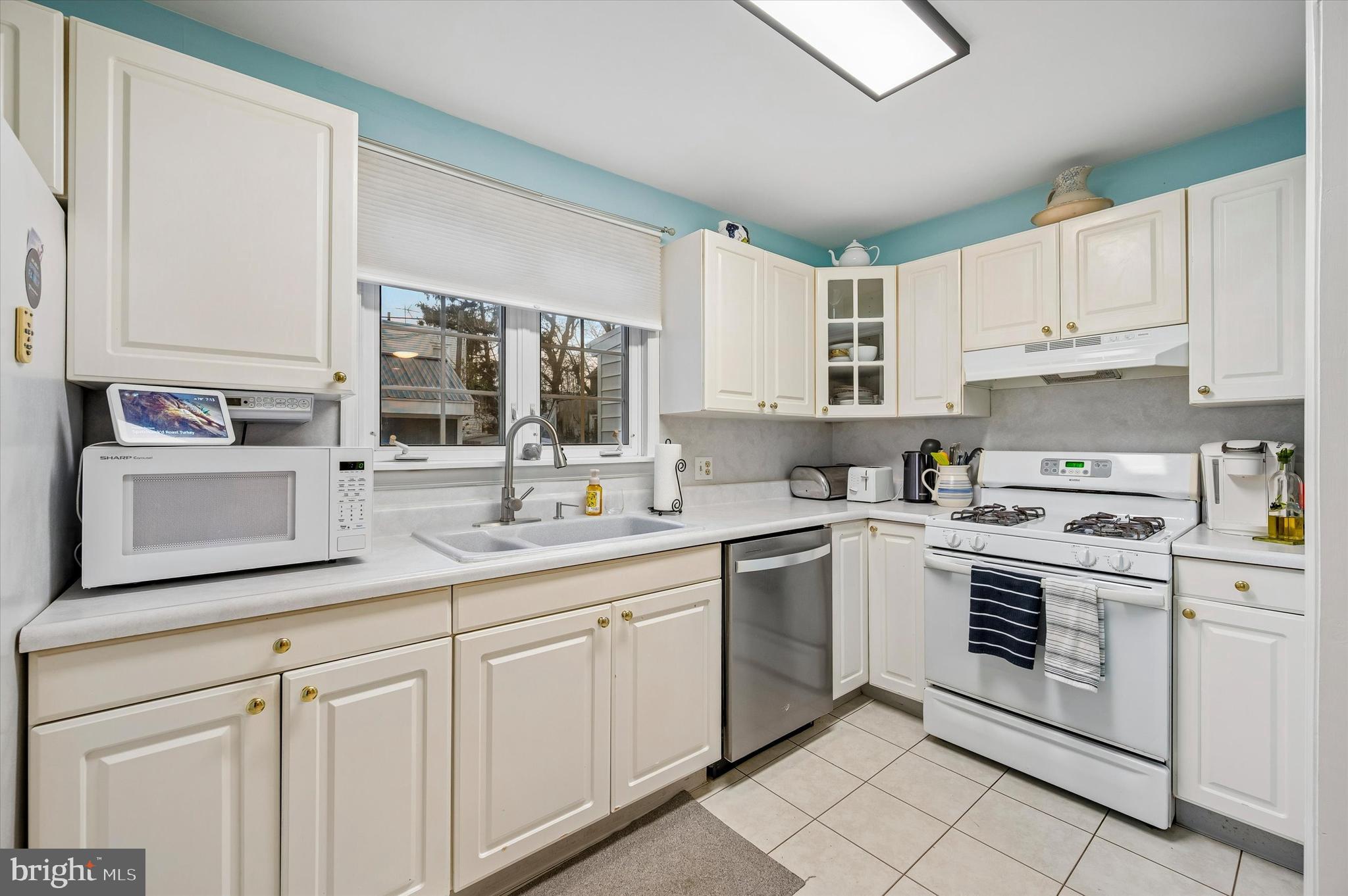 526 Arthur Street Philadelphia, PA 19111 - Photo 7 of 17