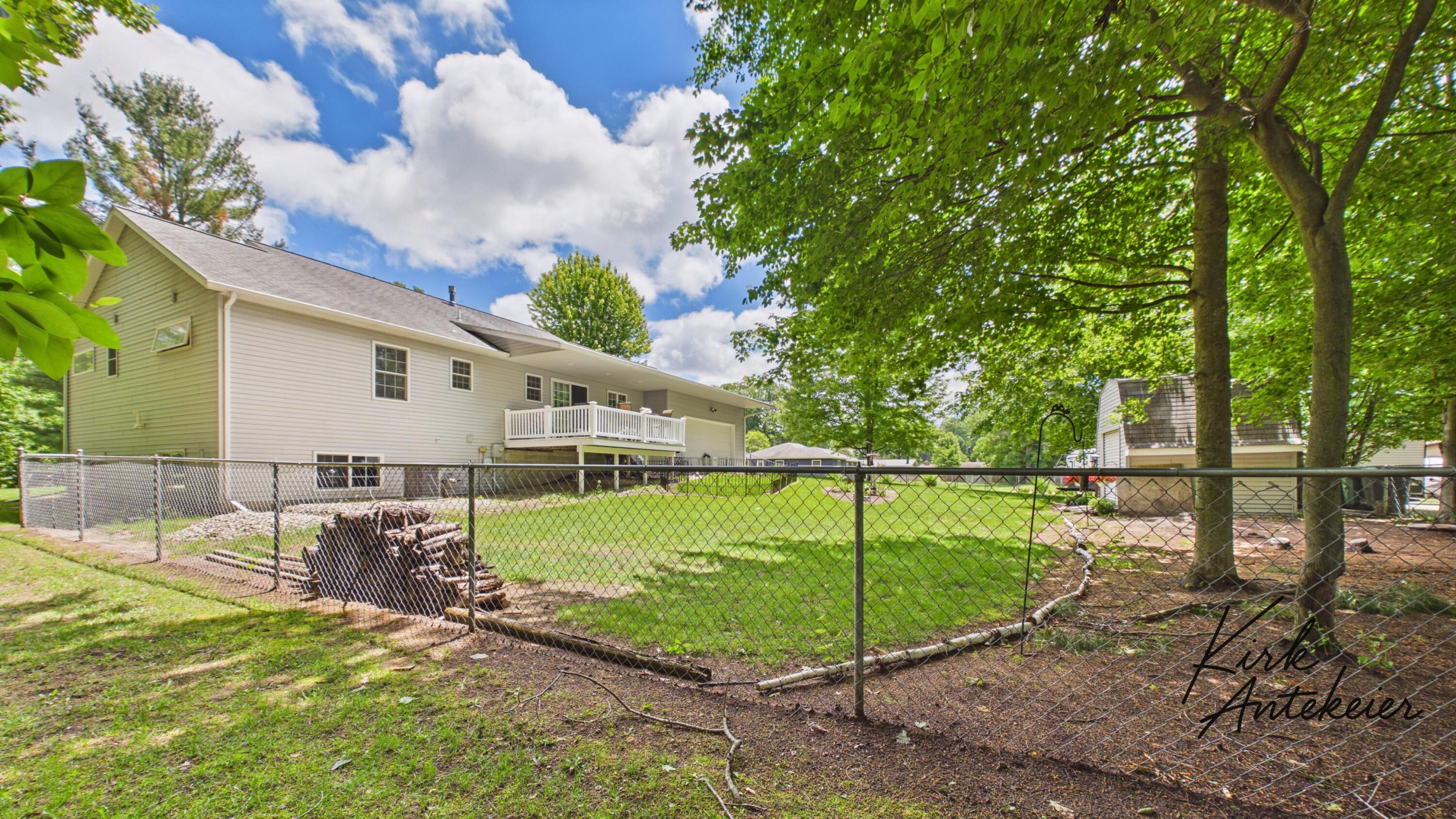 1663 Hansen Street Muskegon, MI 49445 - Photo 6 of 42 CAM04872G0-PR0061-STILL006