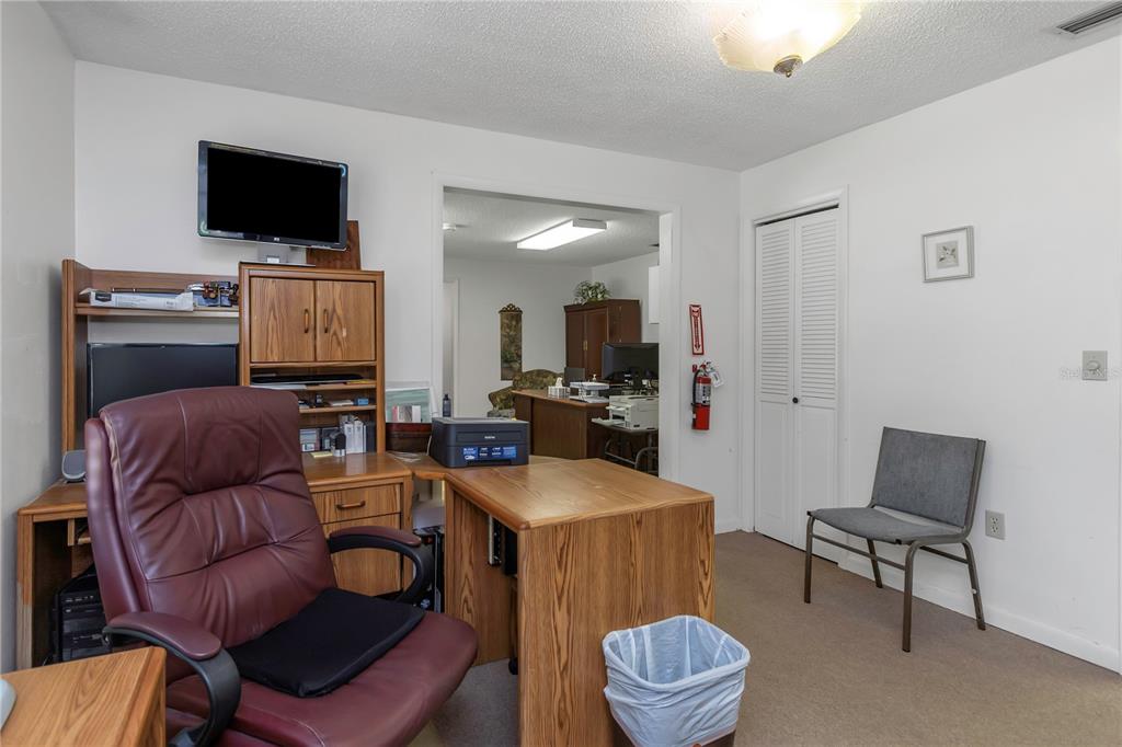 17515 Lakeshore Road Lutz, FL 33558 - Photo 14 of 61