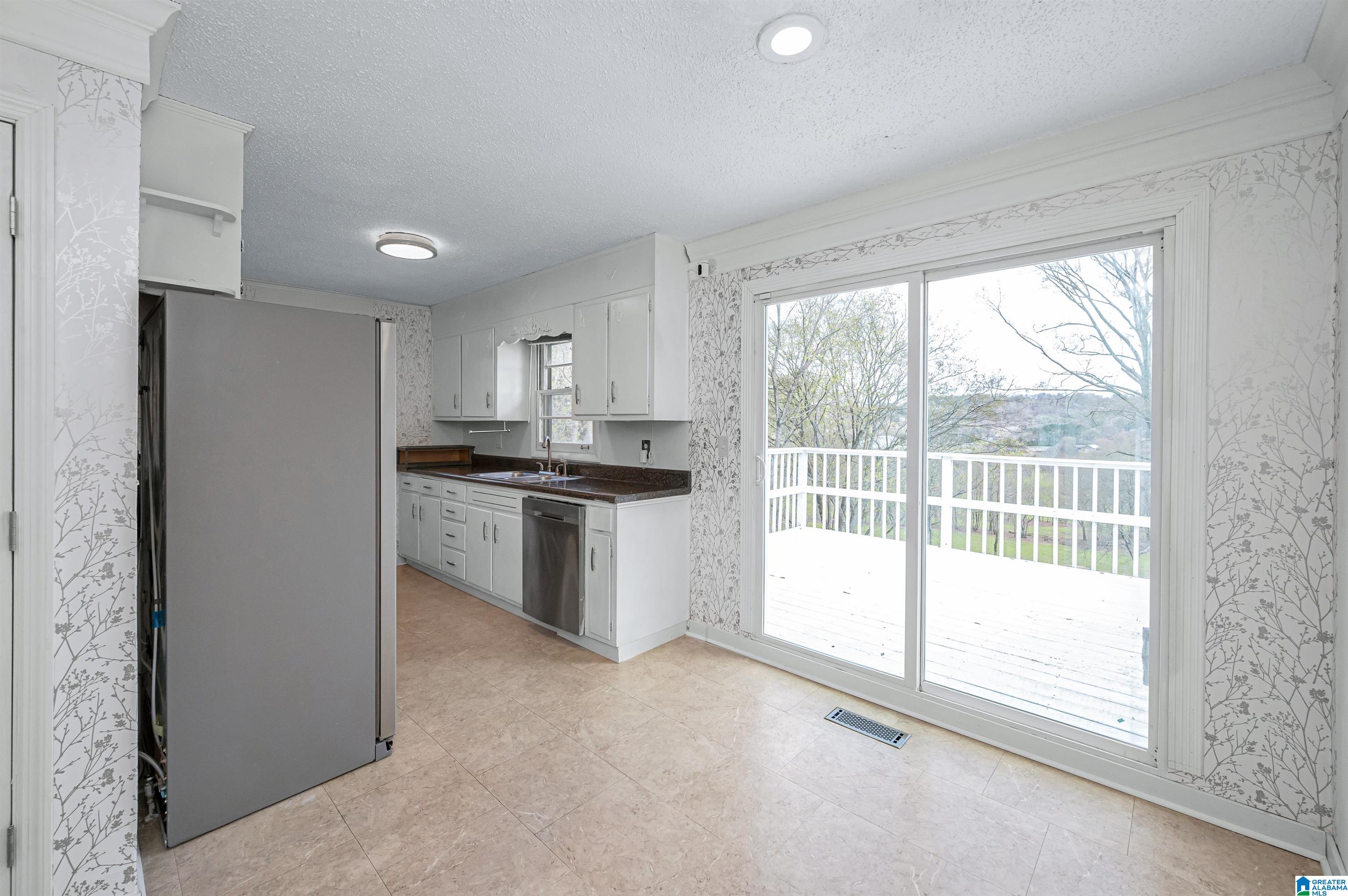 5709 Walnut Grove Road Birmingham, AL 35215 - Photo 8 of 35