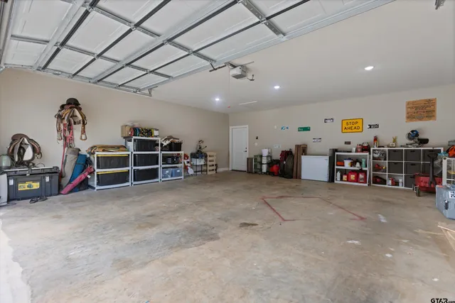 $405,000 | 19438 Cedarpark Place, Lindale, TX 75771