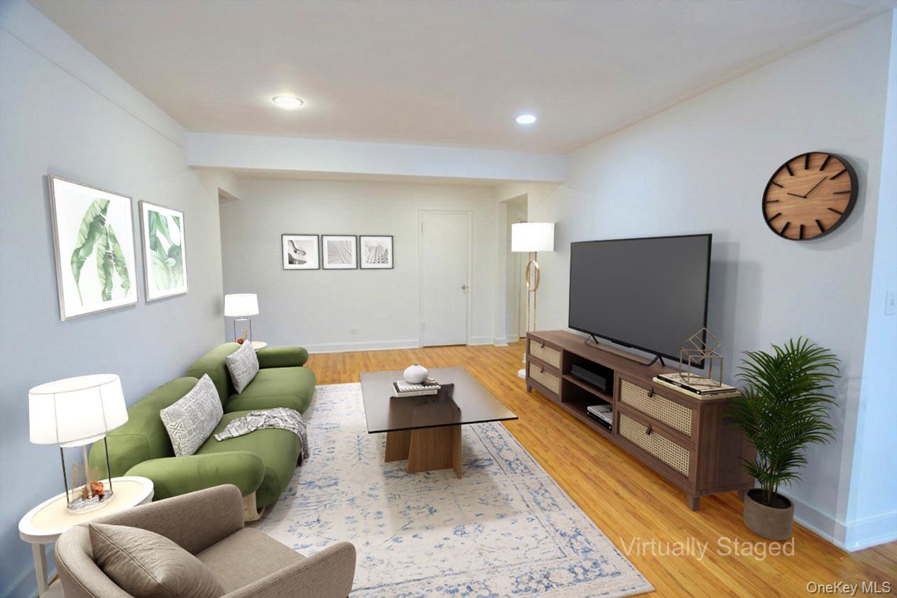 75 South Middle Neck Road, Unit 4G Great Neck, NY 11021 - Photo 8 of 40 Virtually Staged