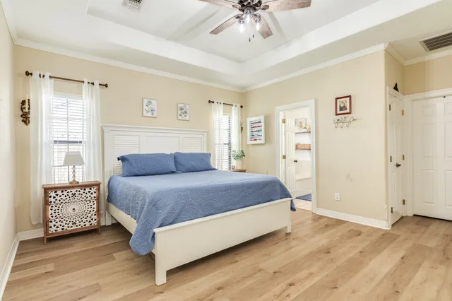 $284,900 | 429 North Amherst Drive, West Columbia, TX 77486