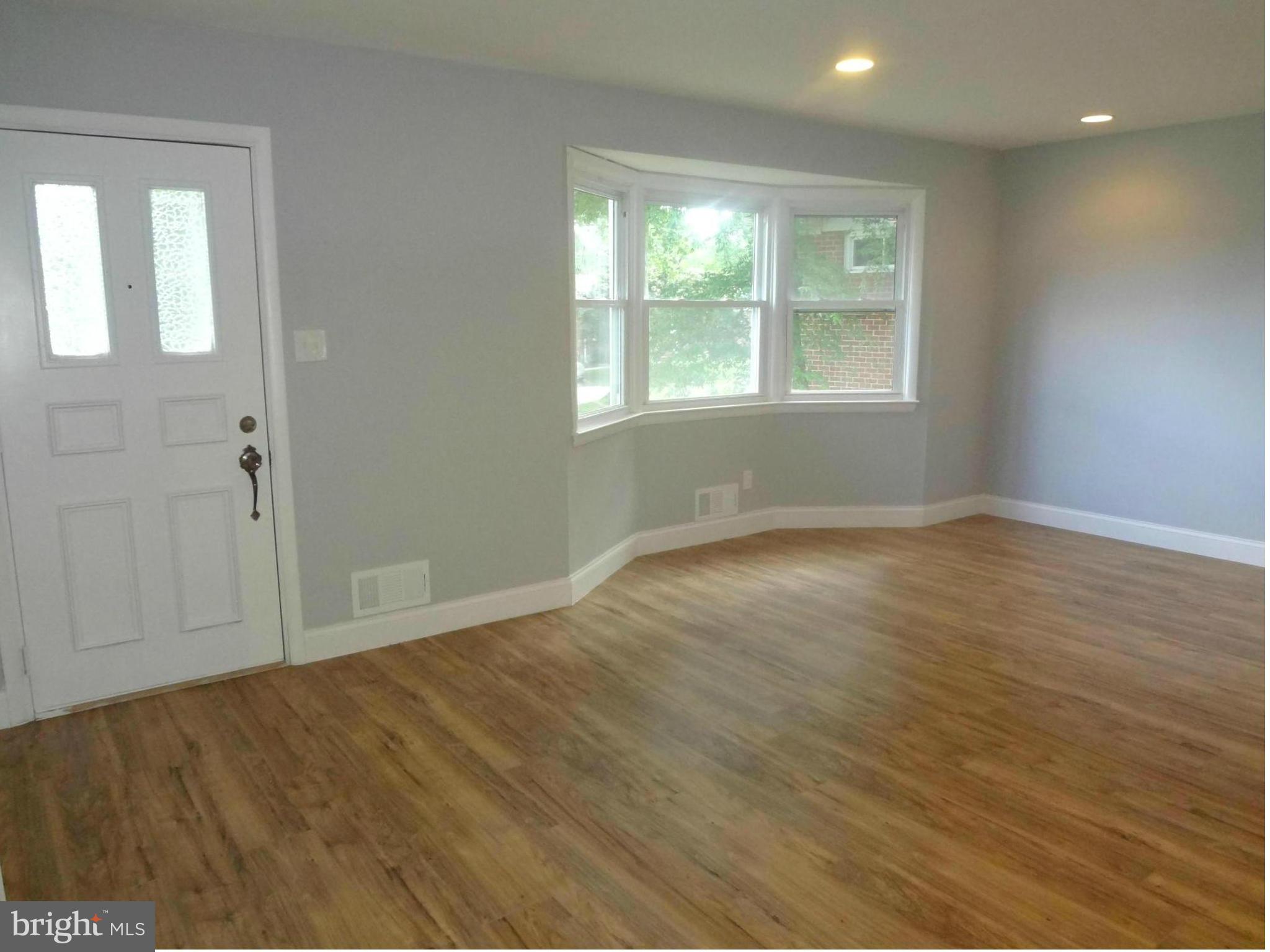 9104 Covered Bridge Road Baltimore, MD 21234 - Photo 2 of 30 Living Room