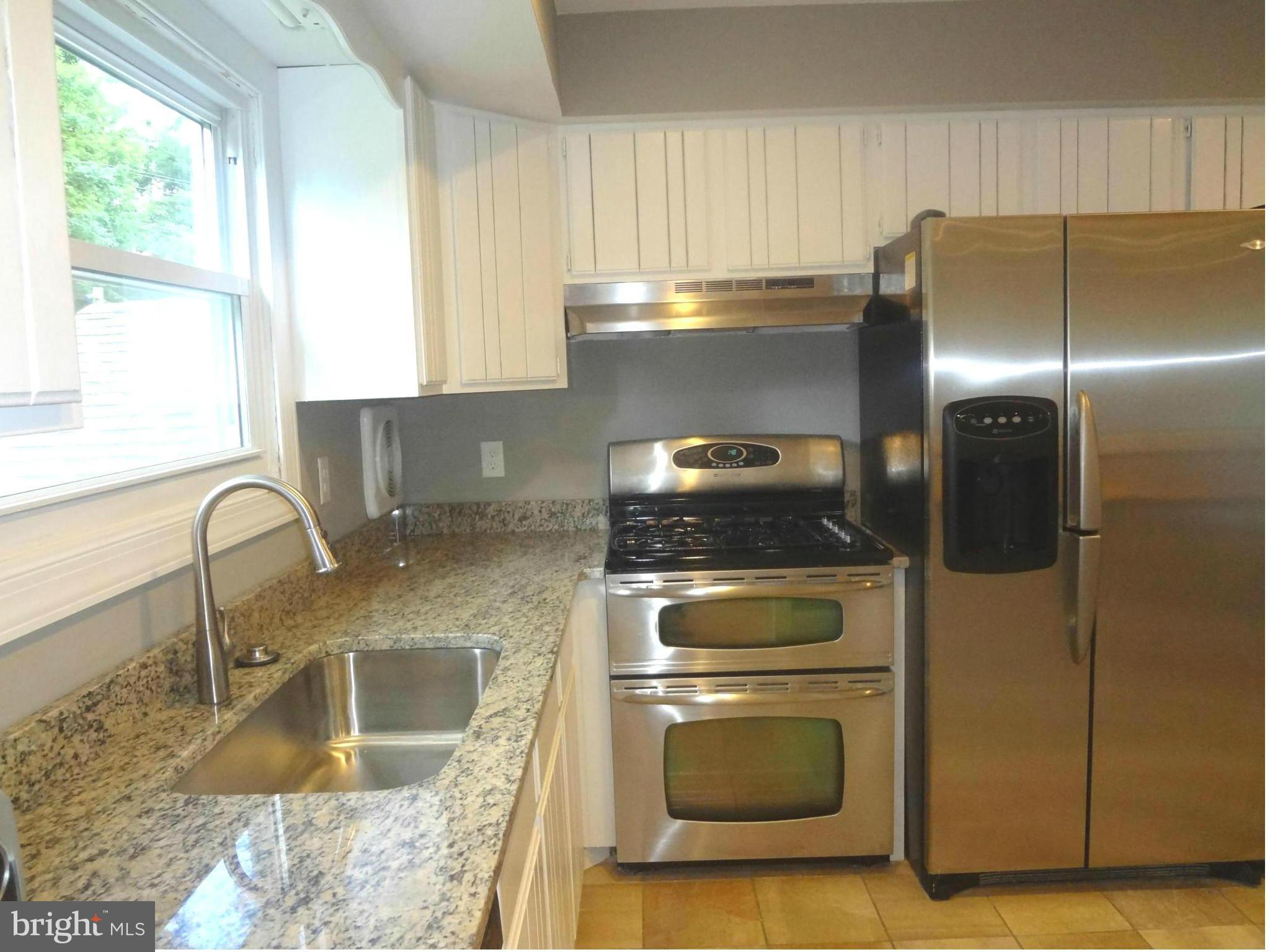 9104 Covered Bridge Road Baltimore, MD 21234 - Photo 3 of 30 KITCHEN