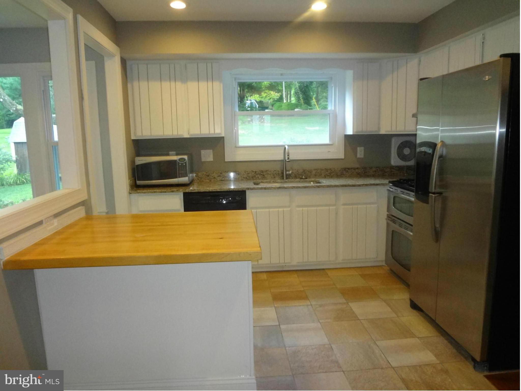 9104 Covered Bridge Road Baltimore, MD 21234 - Photo 5 of 30 KITCHEN