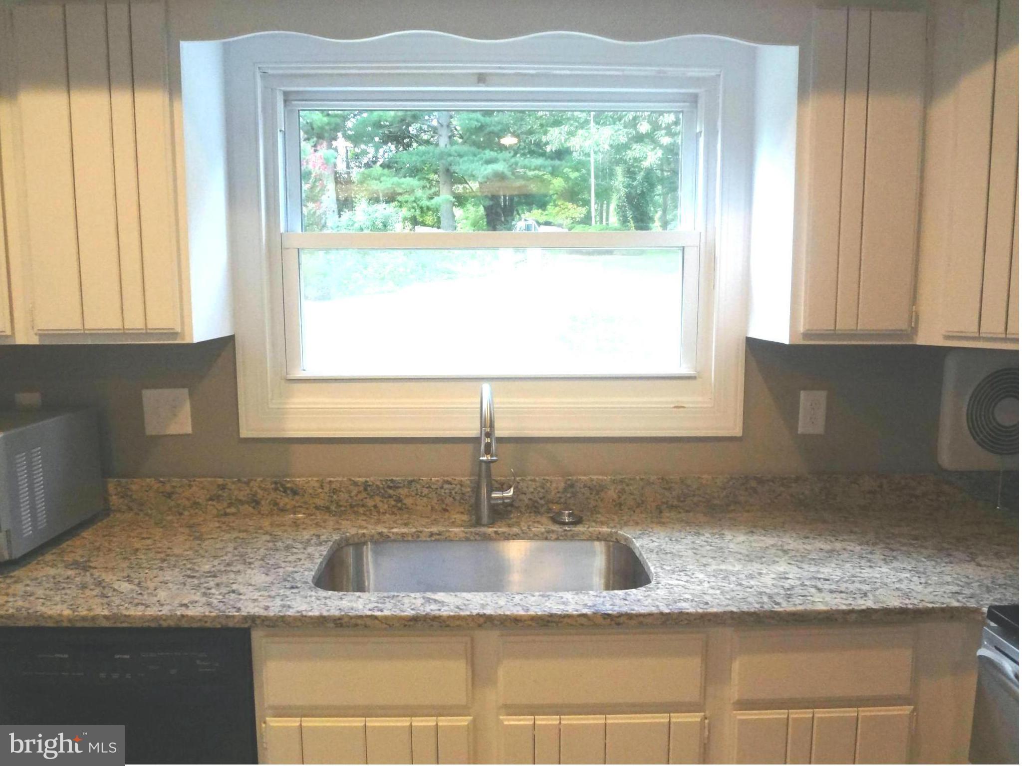 9104 Covered Bridge Road Baltimore, MD 21234 - Photo 6 of 30 KITCHEN