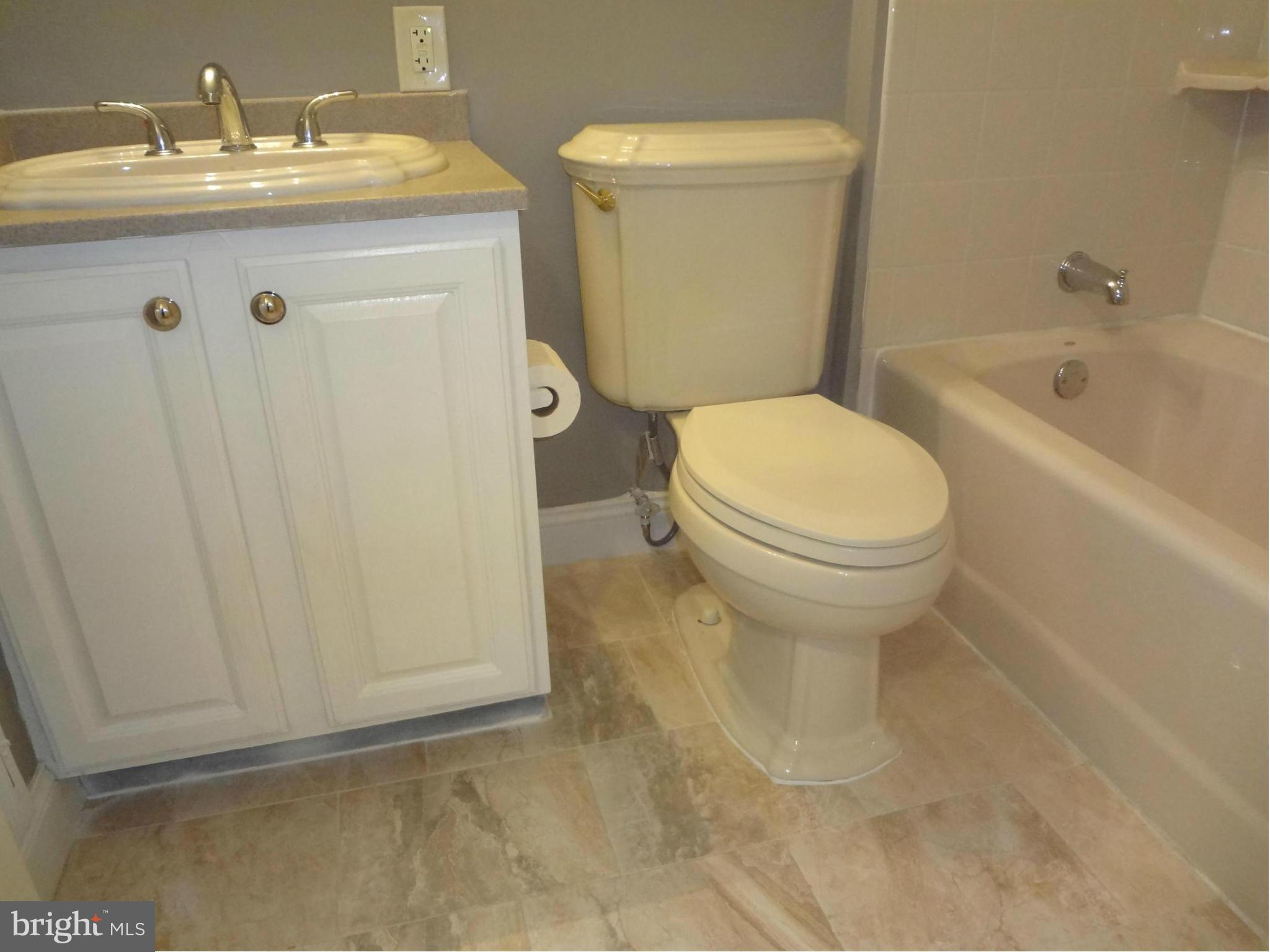 9104 Covered Bridge Road Baltimore, MD 21234 - Photo 9 of 30 BATHROOM - HALL