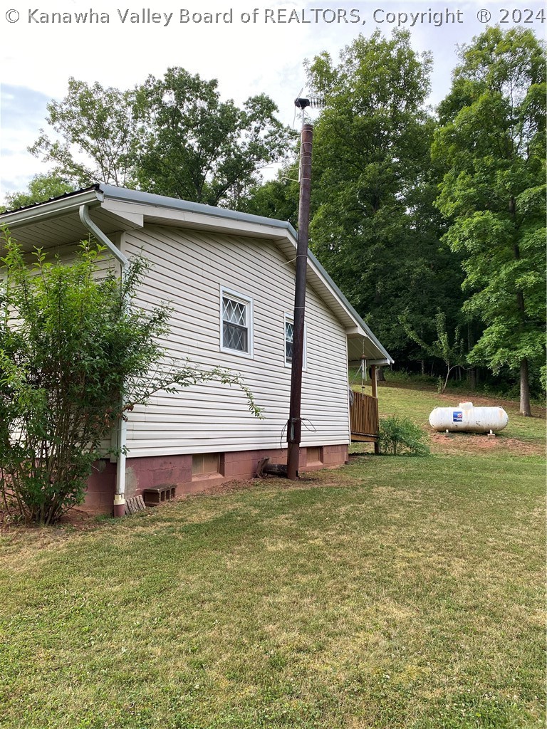1279 Grace Road Reedy, WV 25270 - Photo 19 of 43 Side View