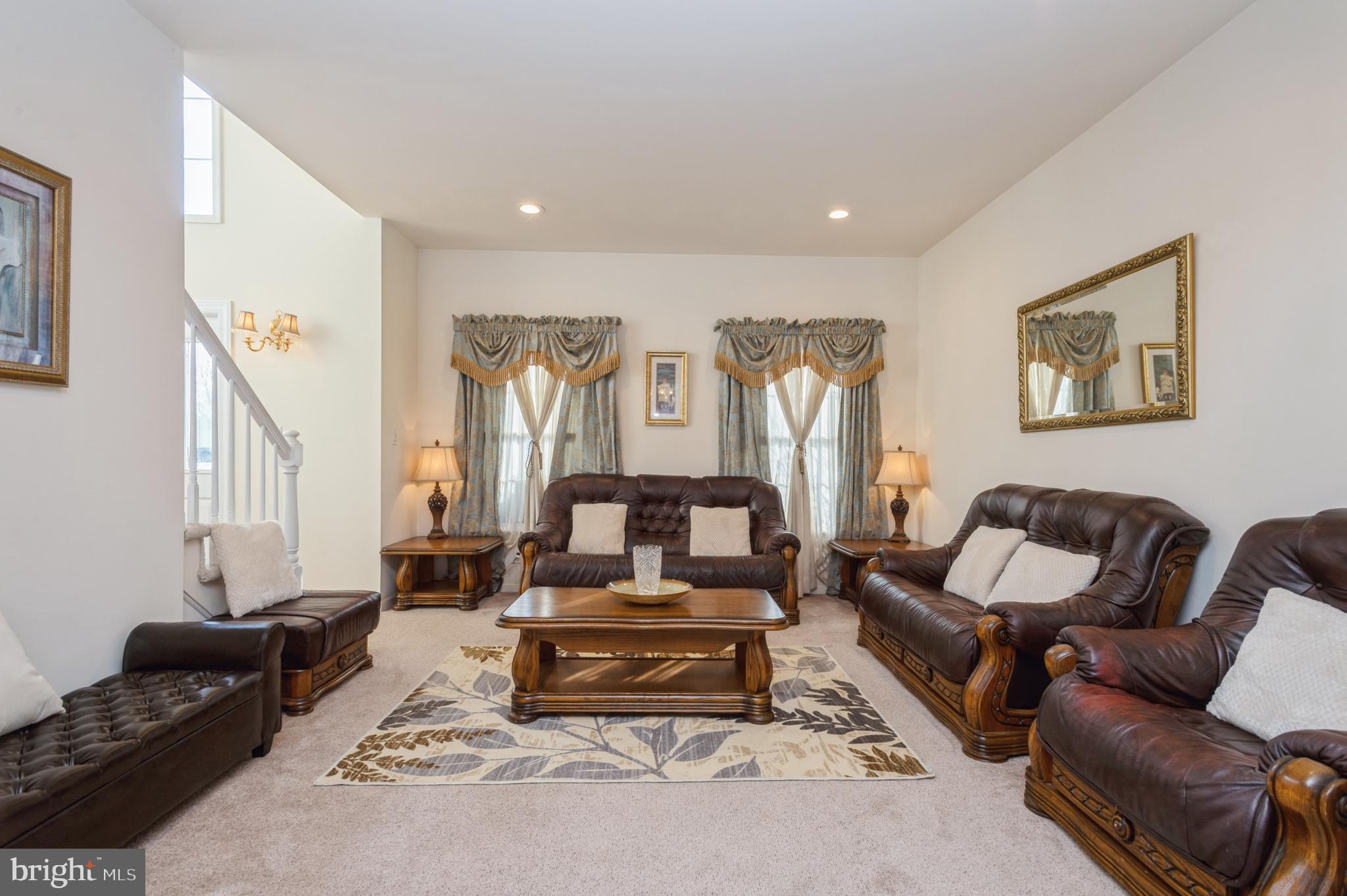 53 Whitcomb Road East Windsor, NJ 08520 - Photo 3 of 20 Livingroom