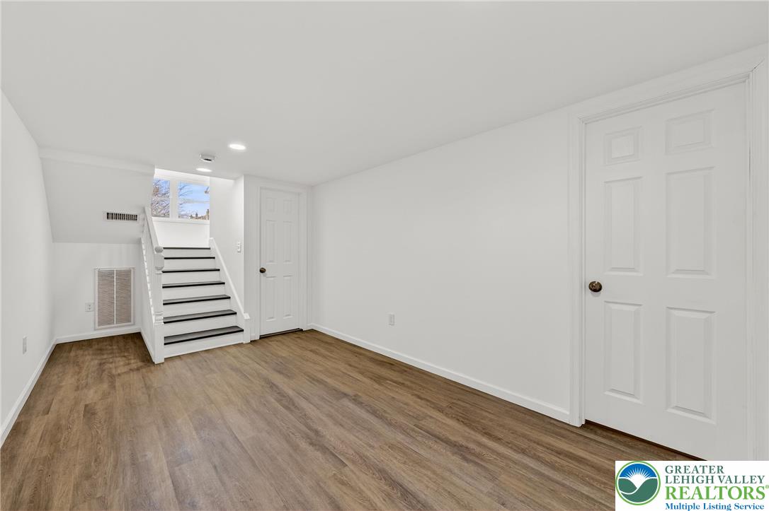 781 Mohawk Street Allentown, PA 18103 - Photo 29 of 49 Family room