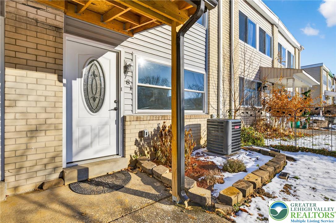 781 Mohawk Street Allentown, PA 18103 - Photo 5 of 49