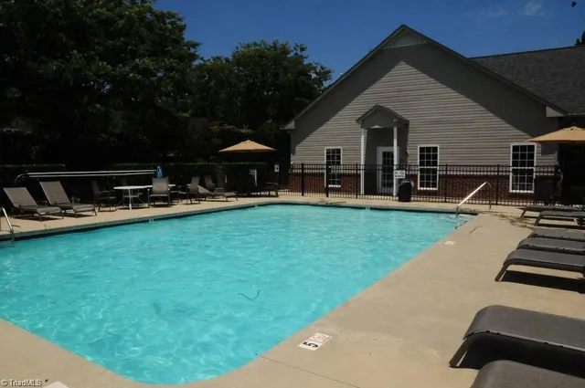 $1,285 | 4762 Tatton Park Circle, Unit 2B, Winston-Salem, NC 27103