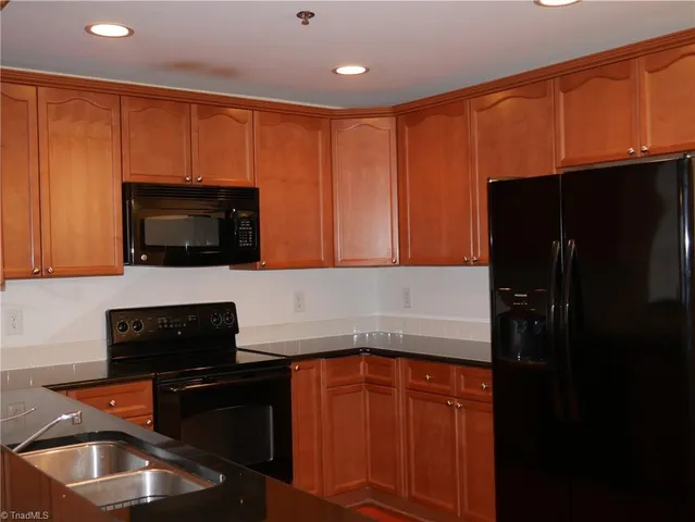 $1,285 | 4762 Tatton Park Circle, Unit 2B, Winston-Salem, NC 27103