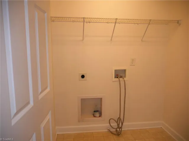 $1,285 | 4762 Tatton Park Circle, Unit 2B, Winston-Salem, NC 27103