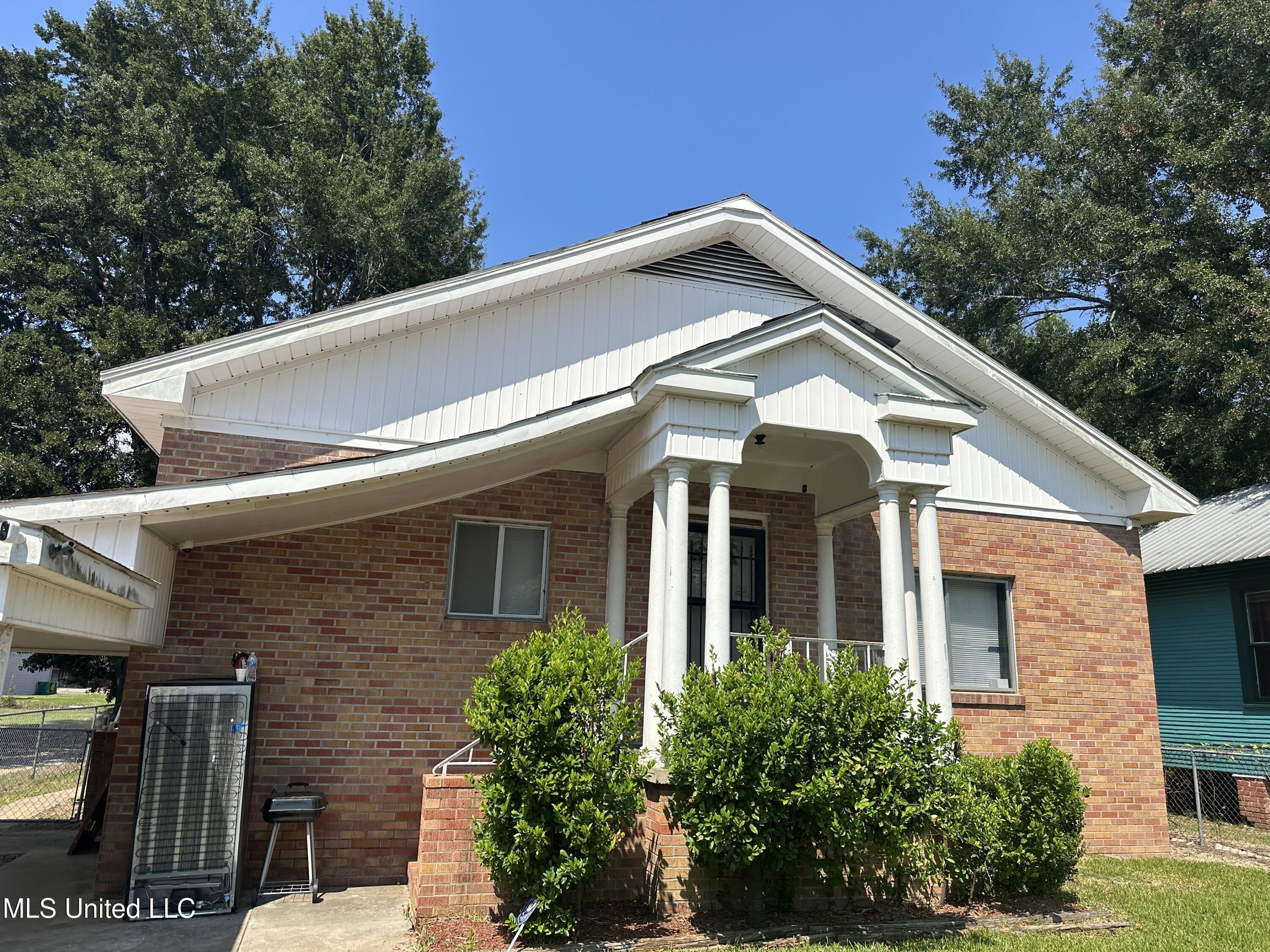 305 Florida Avenue Ferriday, LA 71334 - Photo 1 of 11 IMG_3117