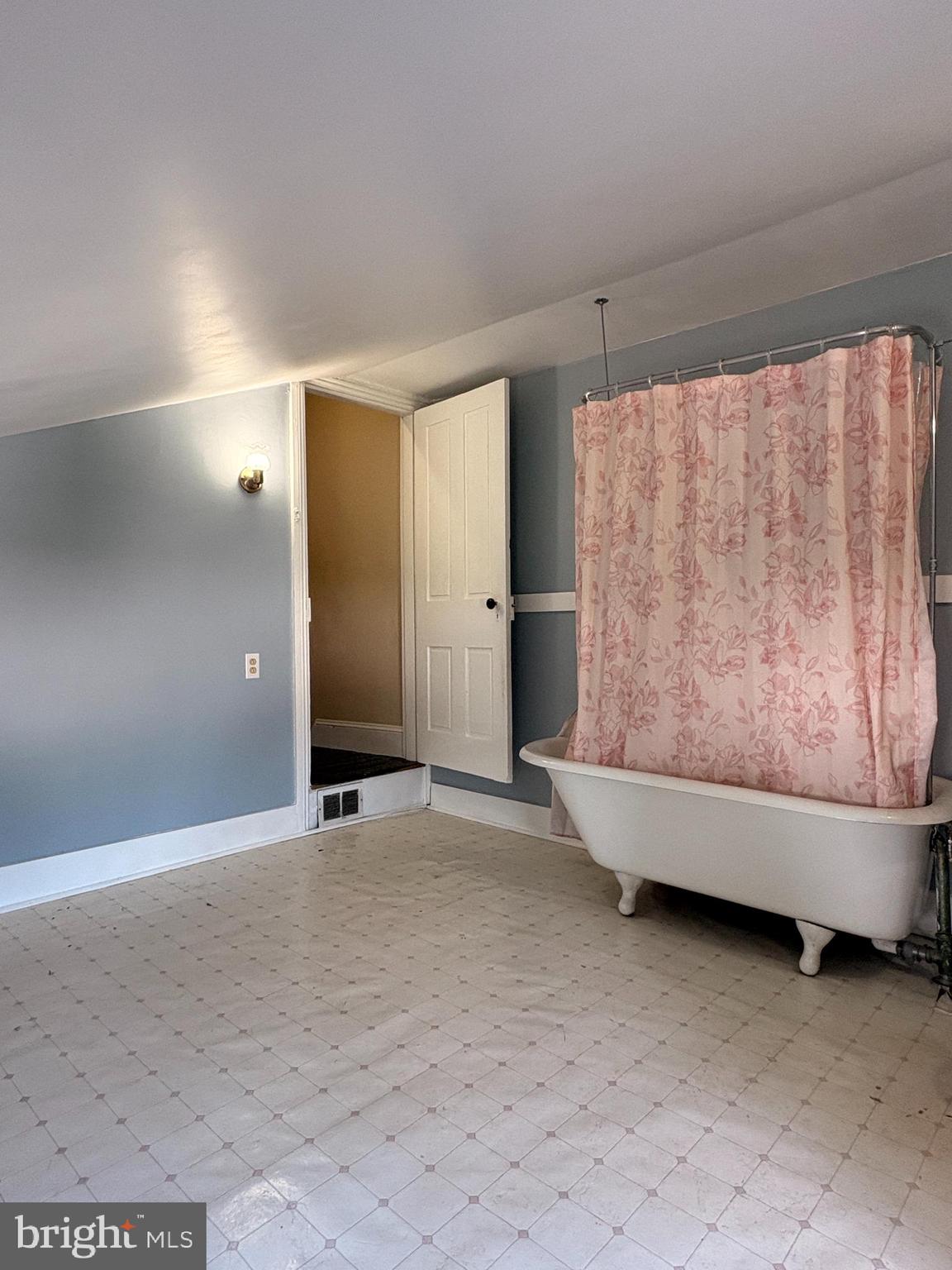 43 Pearl Street Rising Sun, MD 21911 - Photo 28 of 49 2nd Floor Full Bath