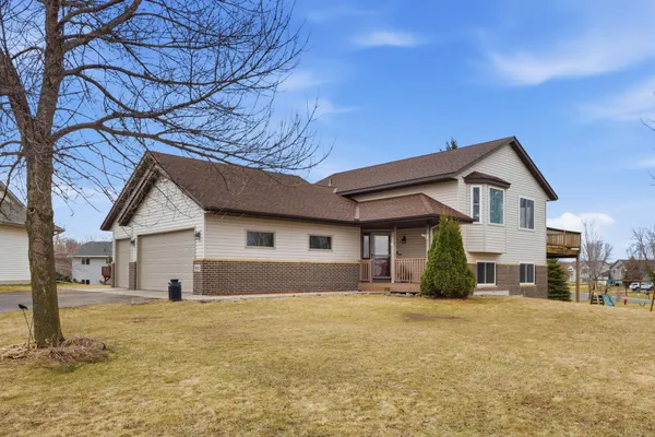 $345,000 | 1609 Helen Street, Buffalo, MN 55313