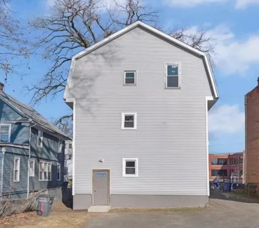 $1,800 | 213 Westland Street, Hartford, CT 06112