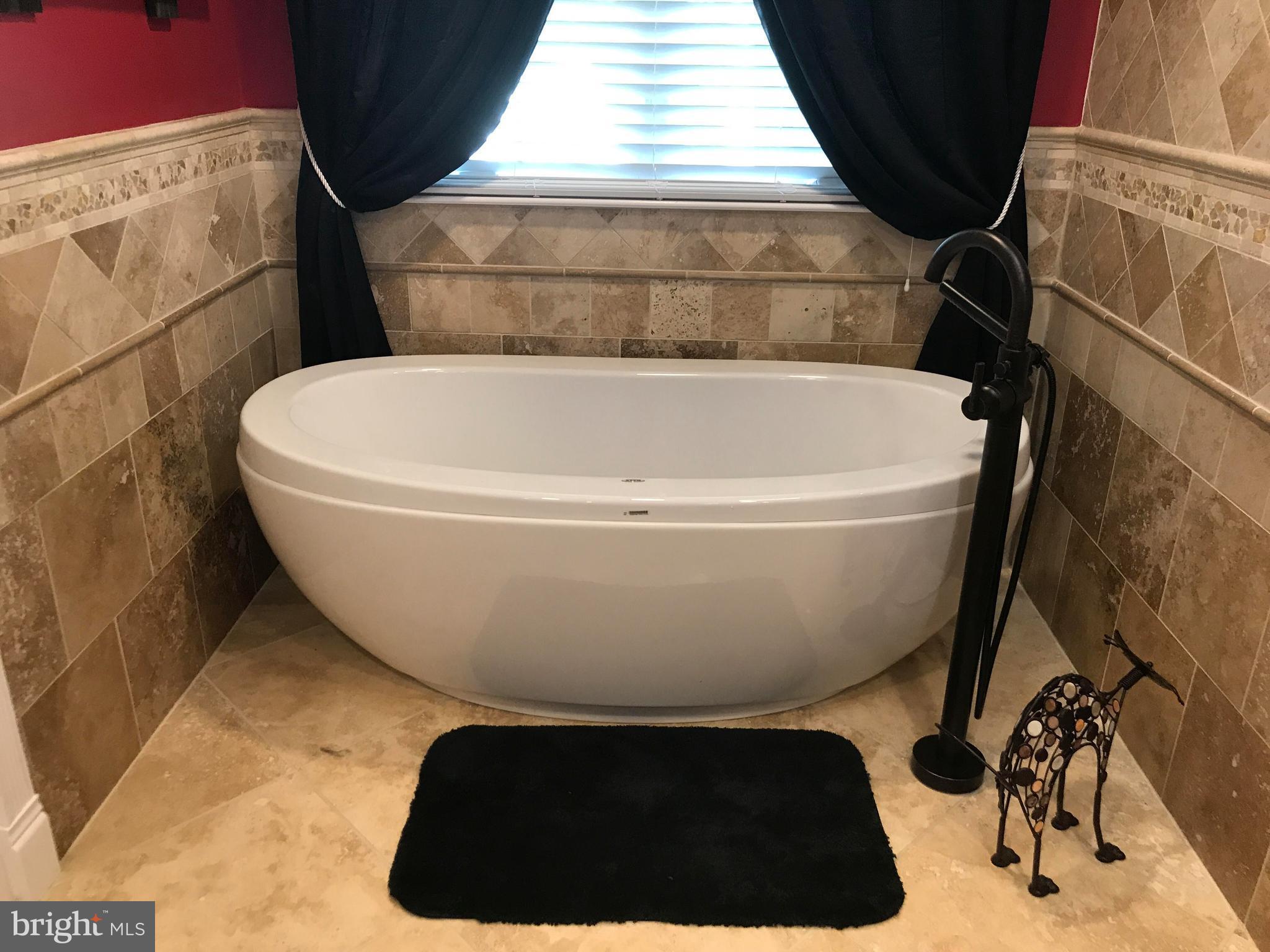 5208 West Heaps Road Pylesville, MD 21132 - Photo 17 of 30 Bath (Master)