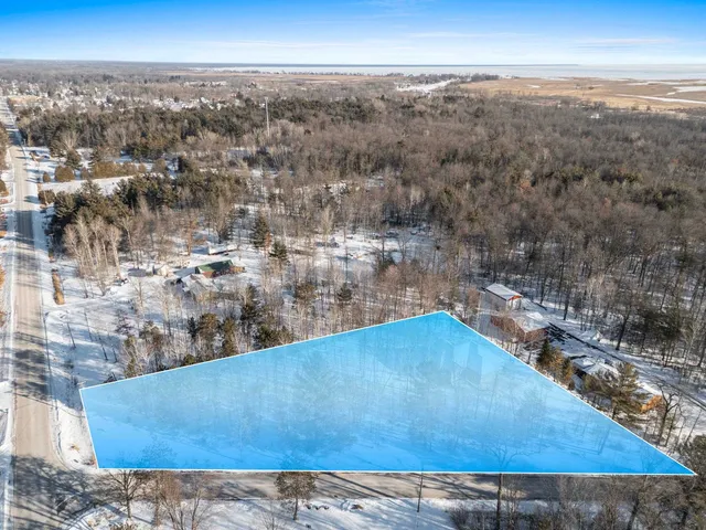 $429,900 | 5574 County Highway North, Oconto, WI 54153