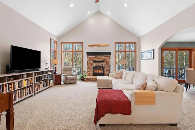 $429,900 | 5574 County Highway North, Oconto, WI 54153