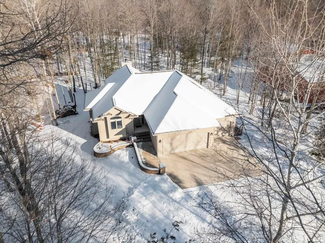 $429,900 | 5574 County Highway North, Oconto, WI 54153
