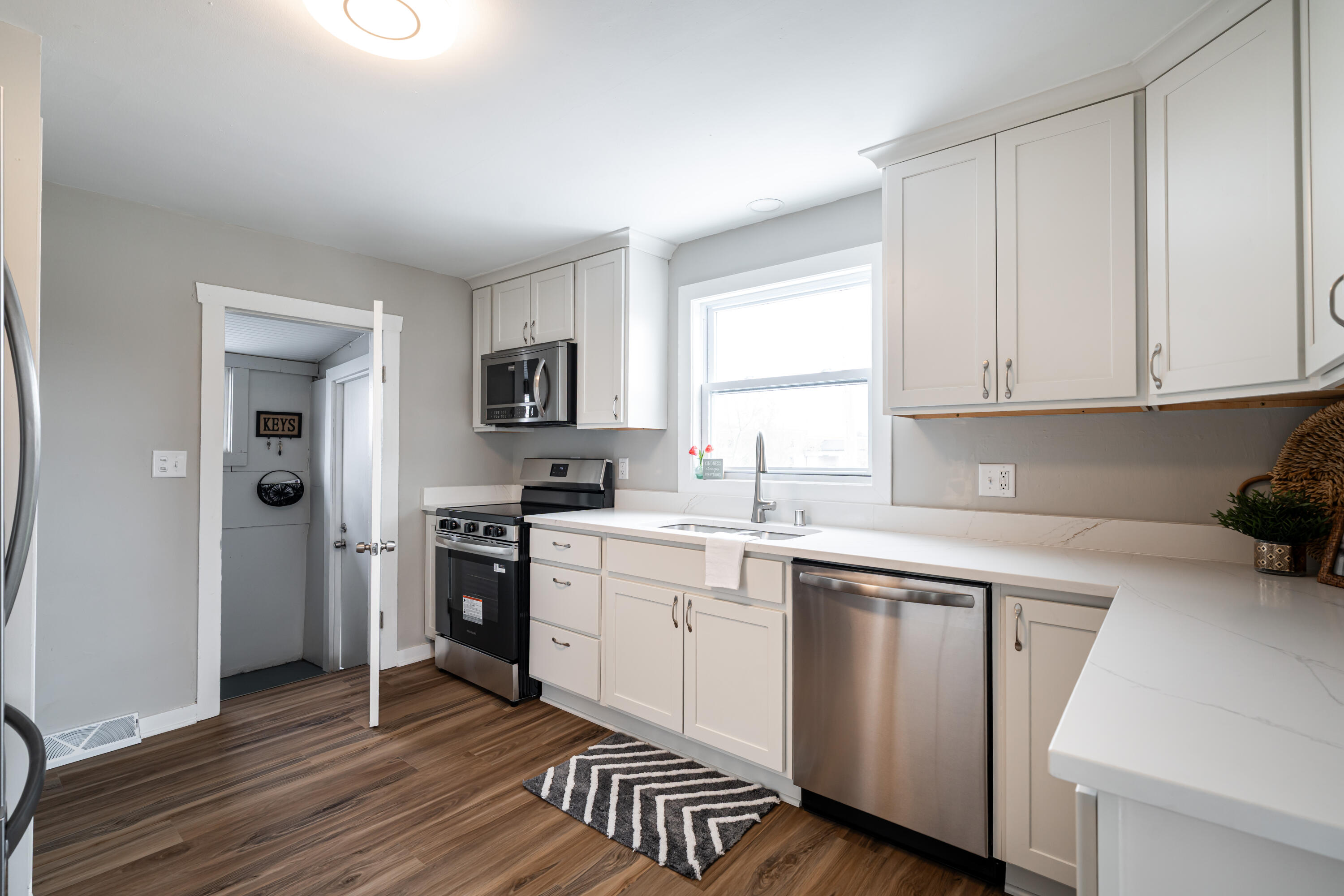 224 Madison Street Burlington, WI 53105 - Photo 3 of 15 DSC04309