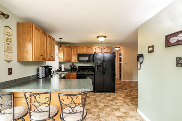 130 Garnet Street Springfield, MA 01129 - Photo 13 of 30