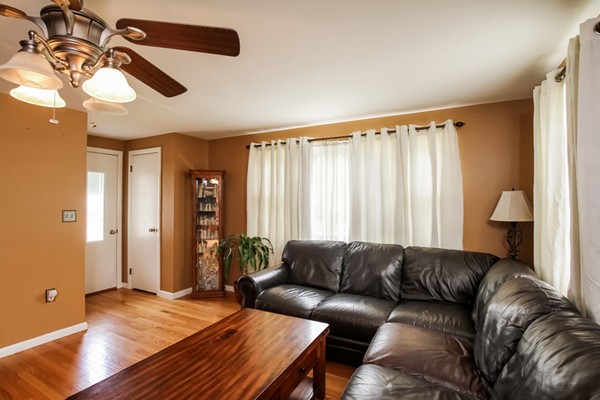 130 Garnet Street Springfield, MA 01129 - Photo 4 of 30