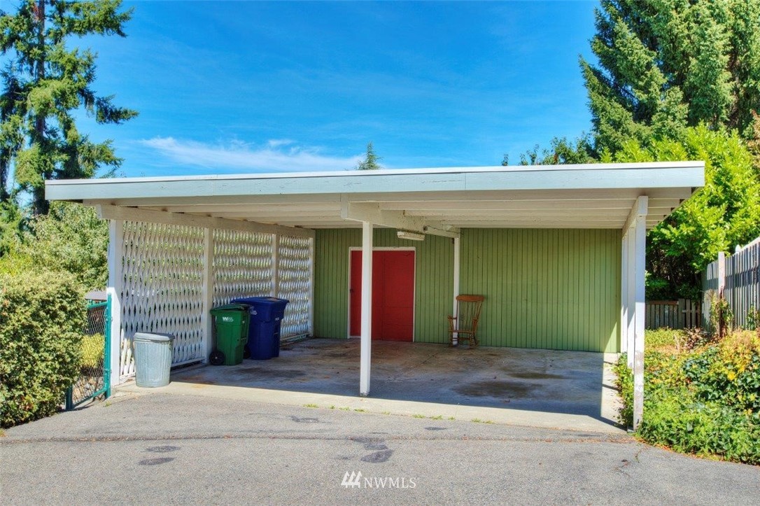 1624 Beacon Way Southeast Renton, WA 98058 - Photo 22 of 33 Gallery Image 22