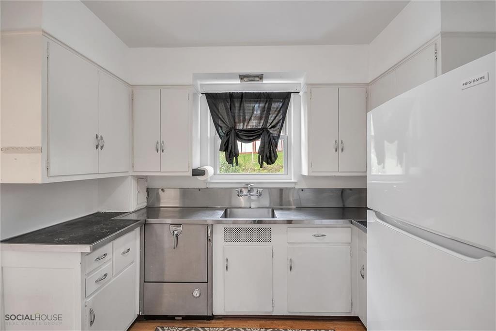 4826 Baptist Road Pittsburgh, PA 15227 - Photo 12 of 25 Gallery Image 12