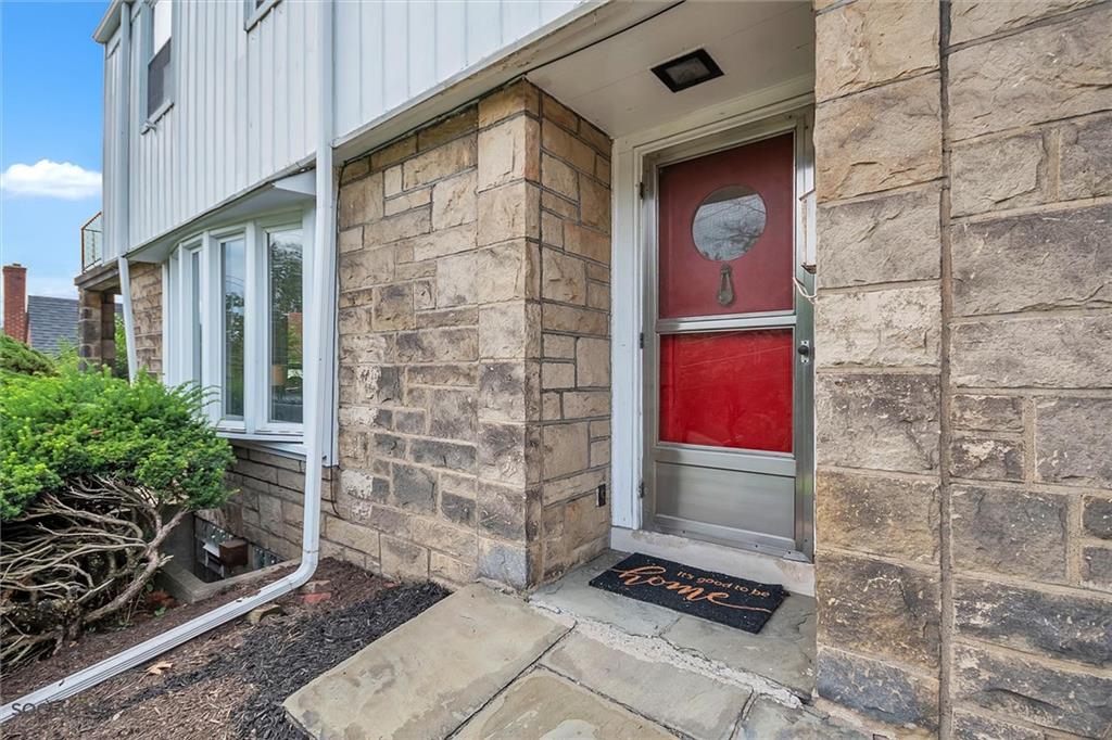 4826 Baptist Road Pittsburgh, PA 15227 - Photo 4 of 25 Gallery Image 4