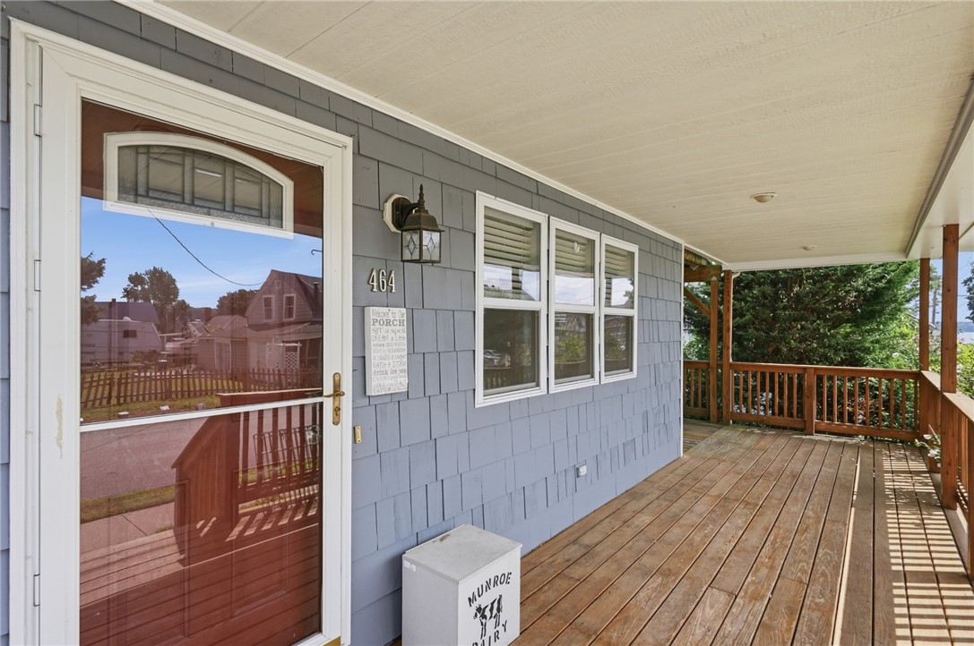 464 Nausauket Road Warwick, RI 02886 - Photo 3 of 49 Gallery Image 3