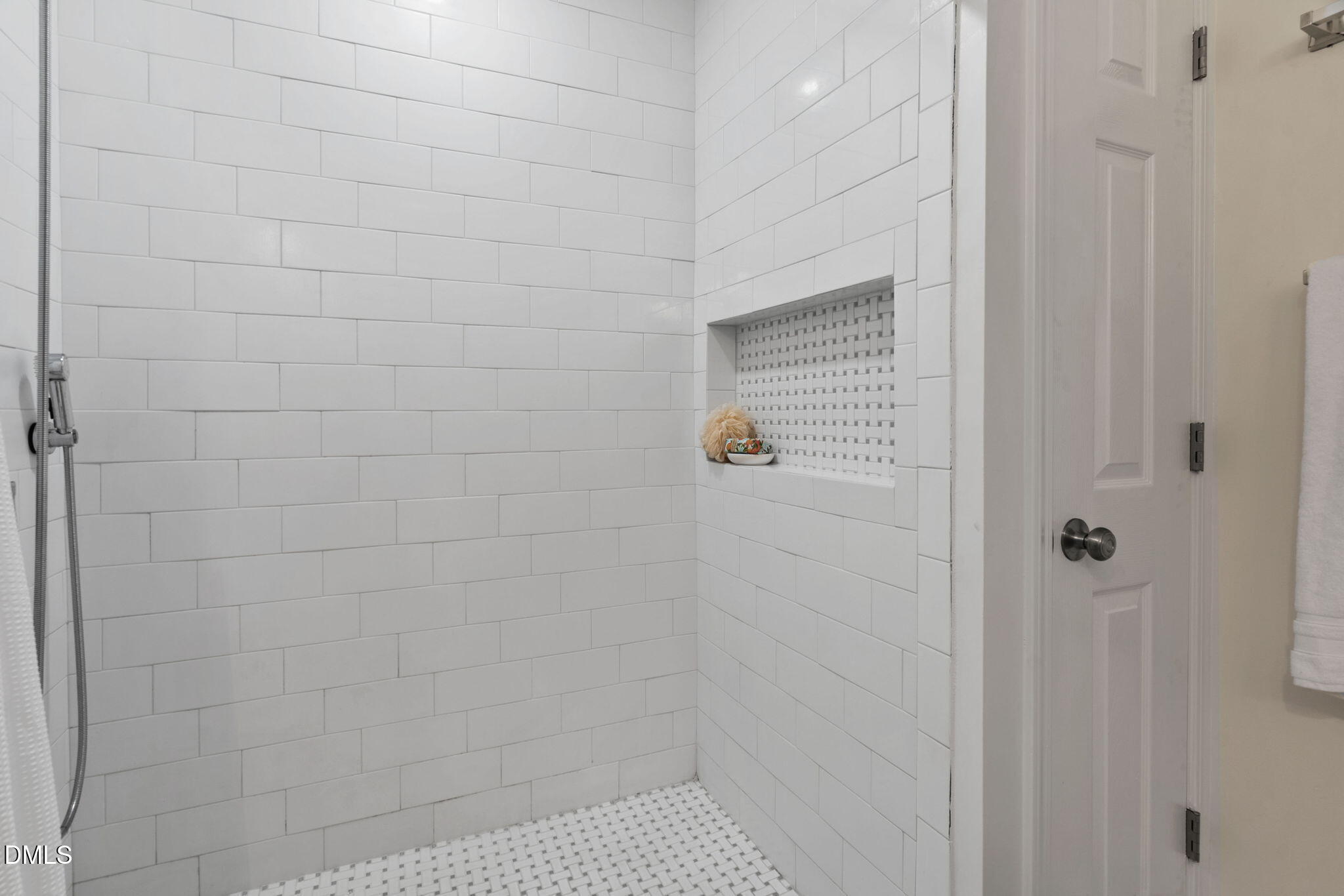 2724 Glastonbury Road Apex, NC 27539 - Photo 34 of 50 a bathroom with a shower