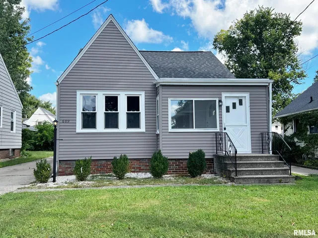 $117,500 | 609 West Hudson Street, Peoria, IL 61604
