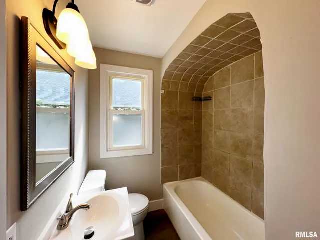 $117,500 | 609 West Hudson Street, Peoria, IL 61604