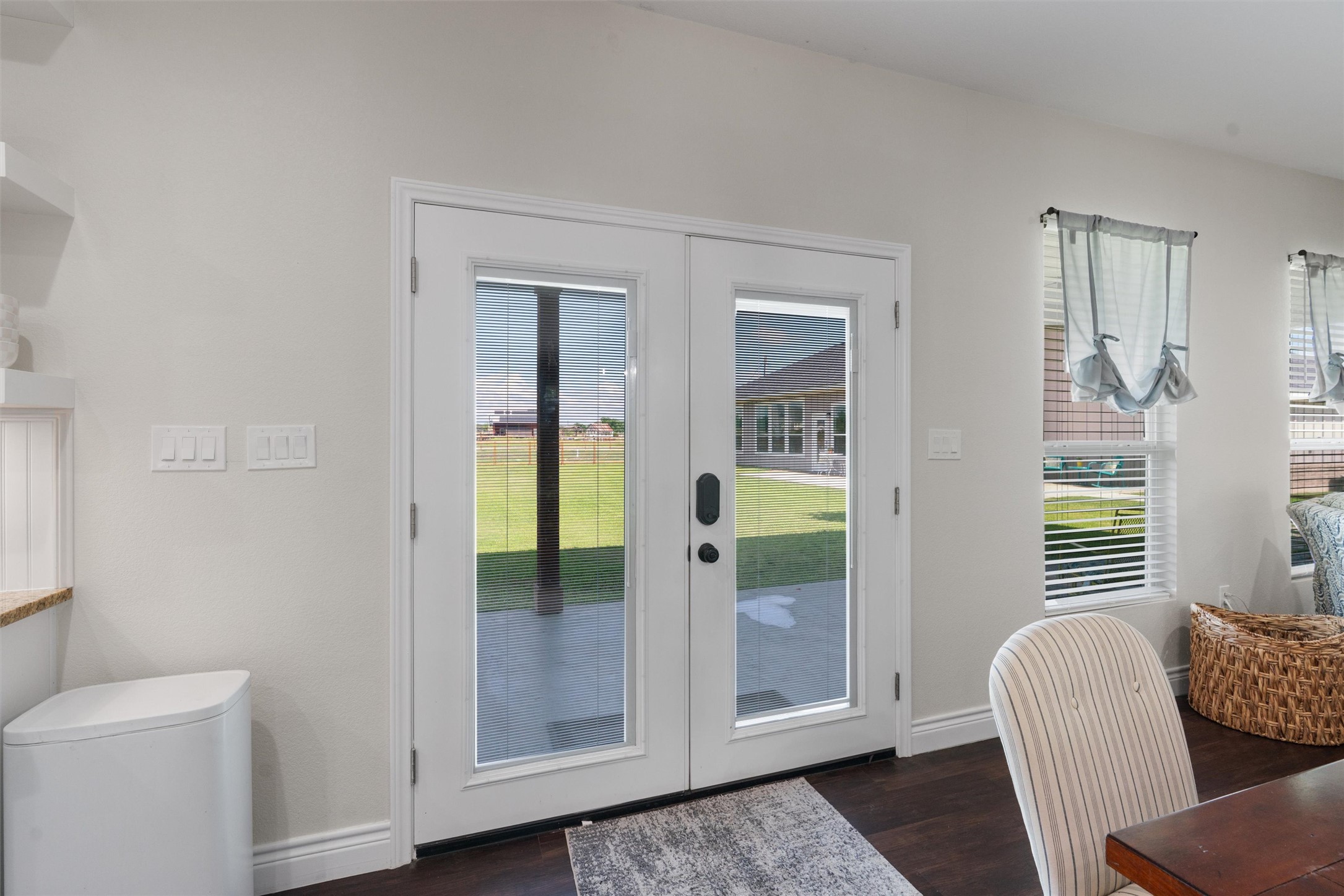 4651 Fm 972 Georgetown, TX 78626 - Photo 25 of 40 a living room with furniture and a window