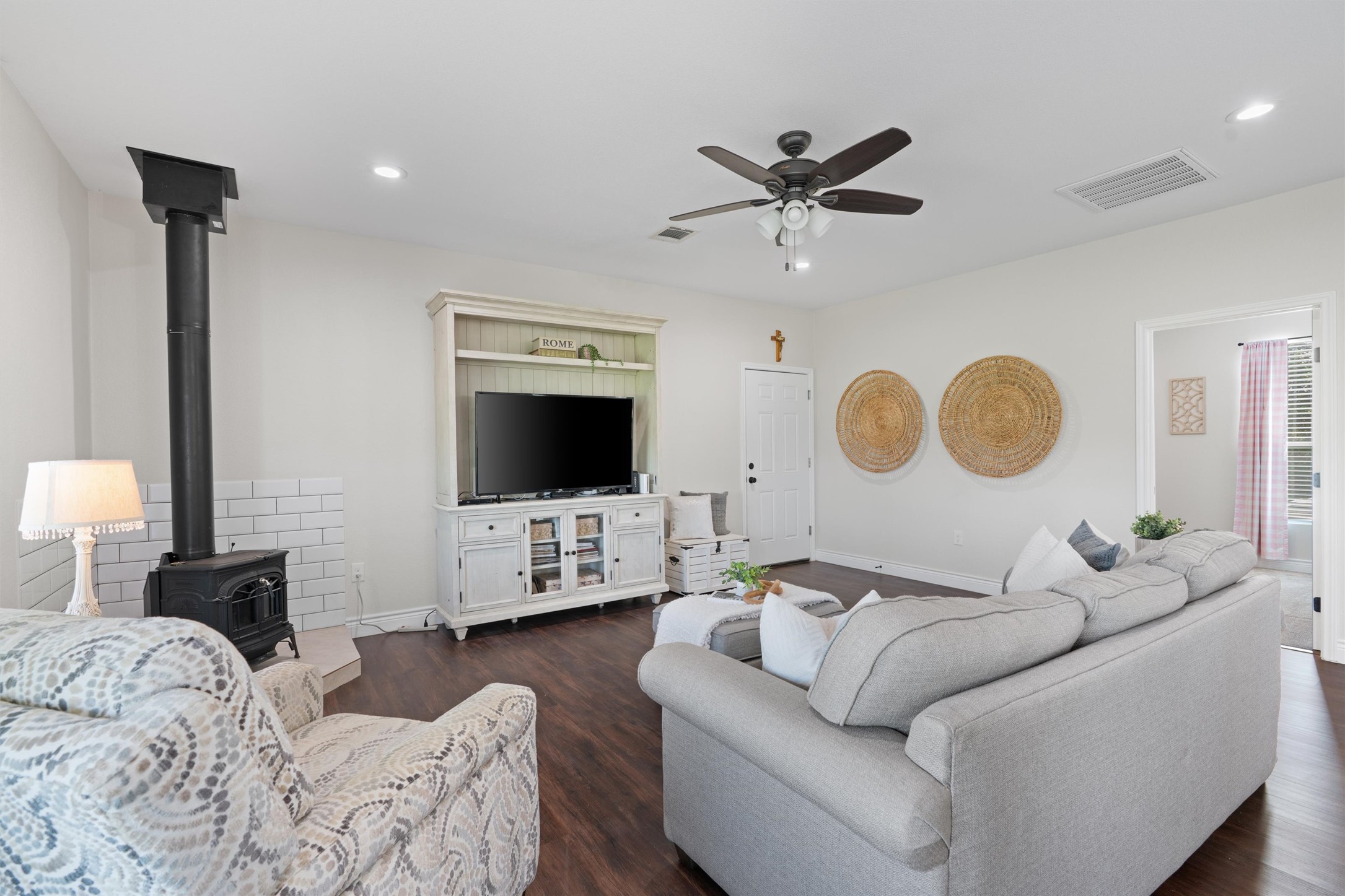 4651 Fm 972 Georgetown, TX 78626 - Photo 26 of 40 a living room with furniture a flat screen tv and a window
