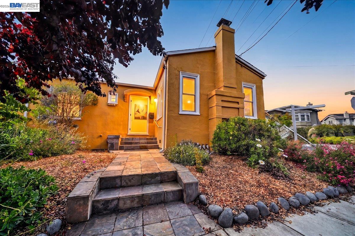 1175 Camelia Street Berkeley, CA 94702 - Photo 1 of 58
