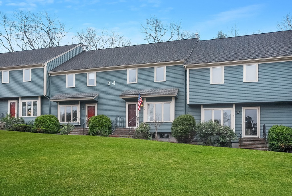 24 Deer Path, Unit 4 Maynard, MA 01754 - Photo 1 of 30