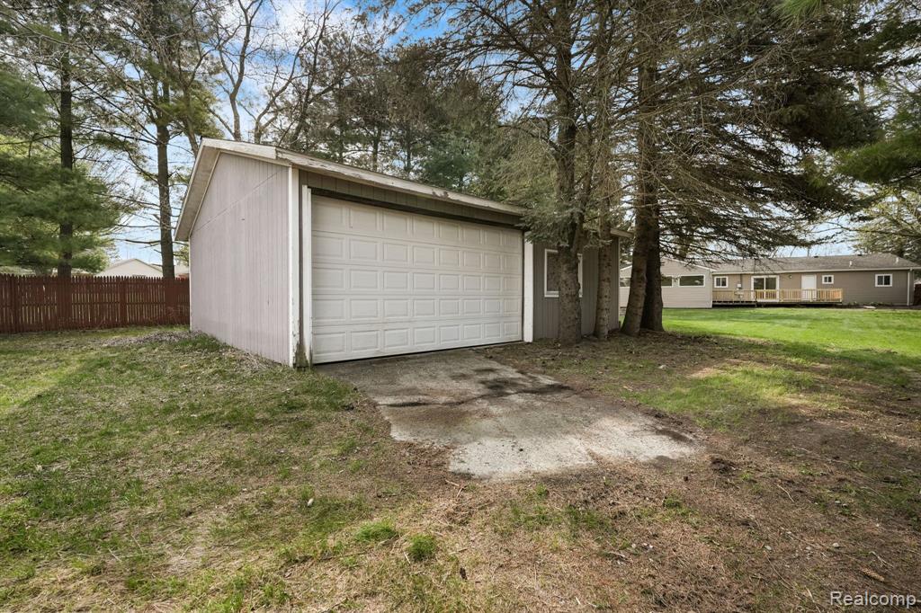 8898 Bishop Road Brighton, MI 48116 - Photo 37 of 41