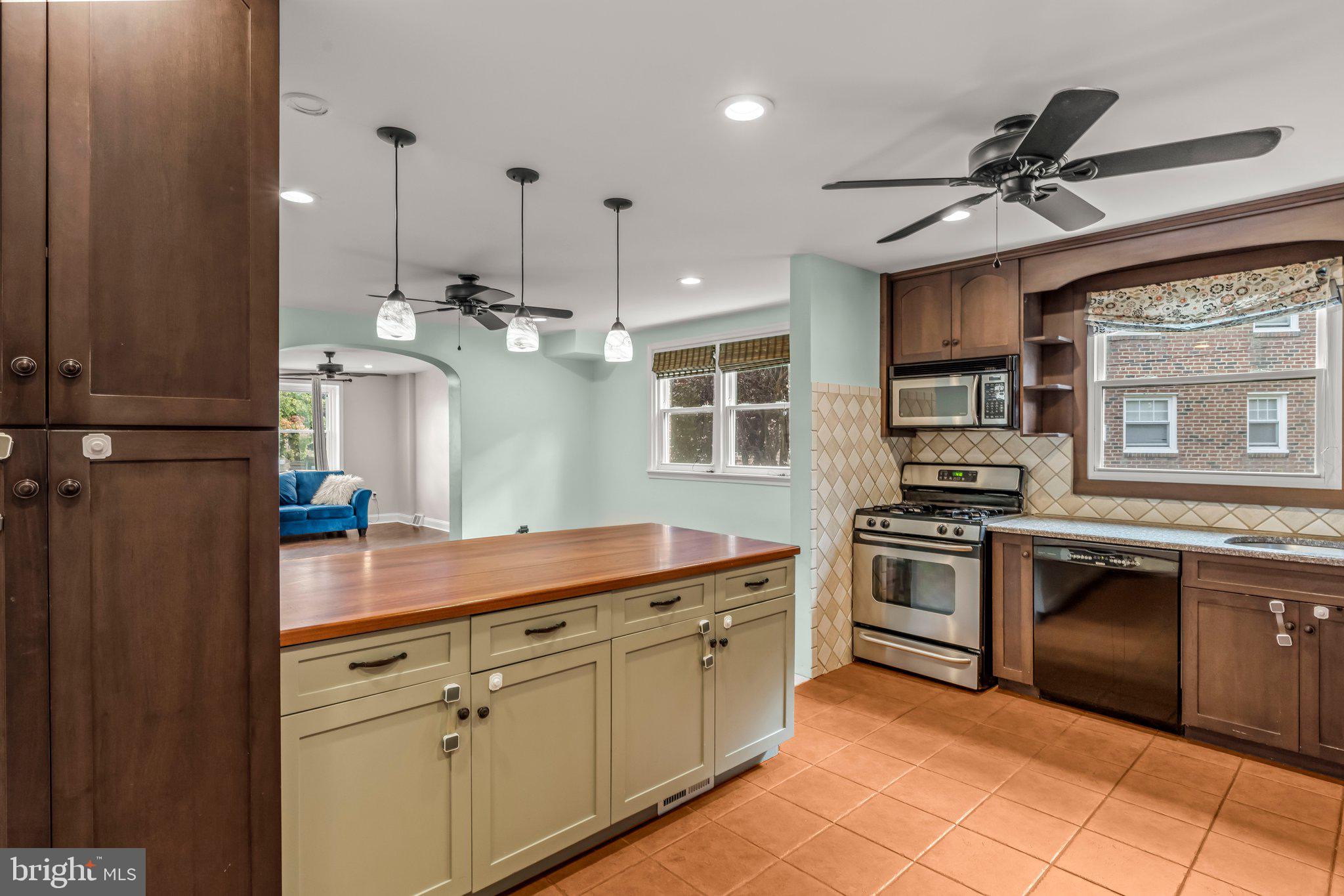 710 Ripley Street Philadelphia, PA 19111 - Photo 3 of 34 Gallery Image 3