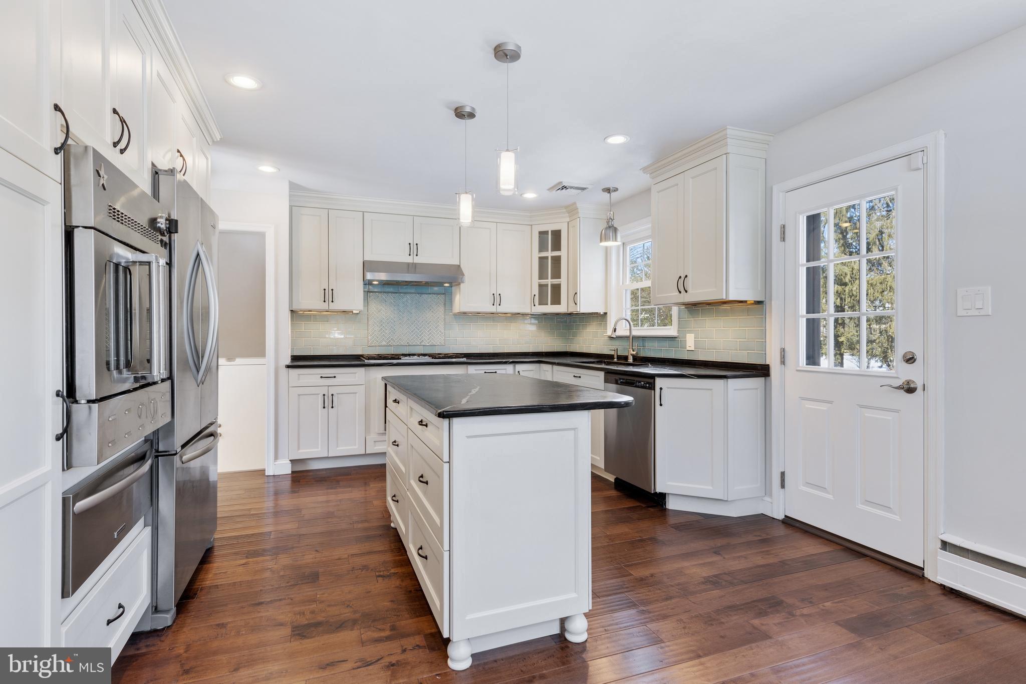 423 Old Lancaster Road Berwyn, PA 19312 - Photo 6 of 20 Beautifully renovated Eat-in Kitchen
