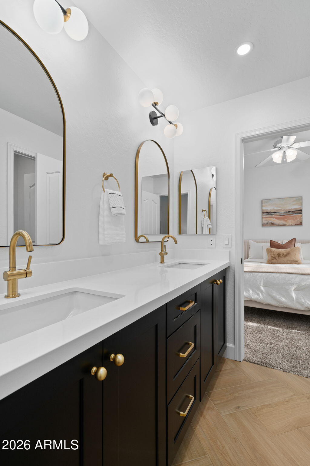 4725 South Rim Road Gilbert, AZ 85297 - Photo 42 of 81 Jack n Jill Bath