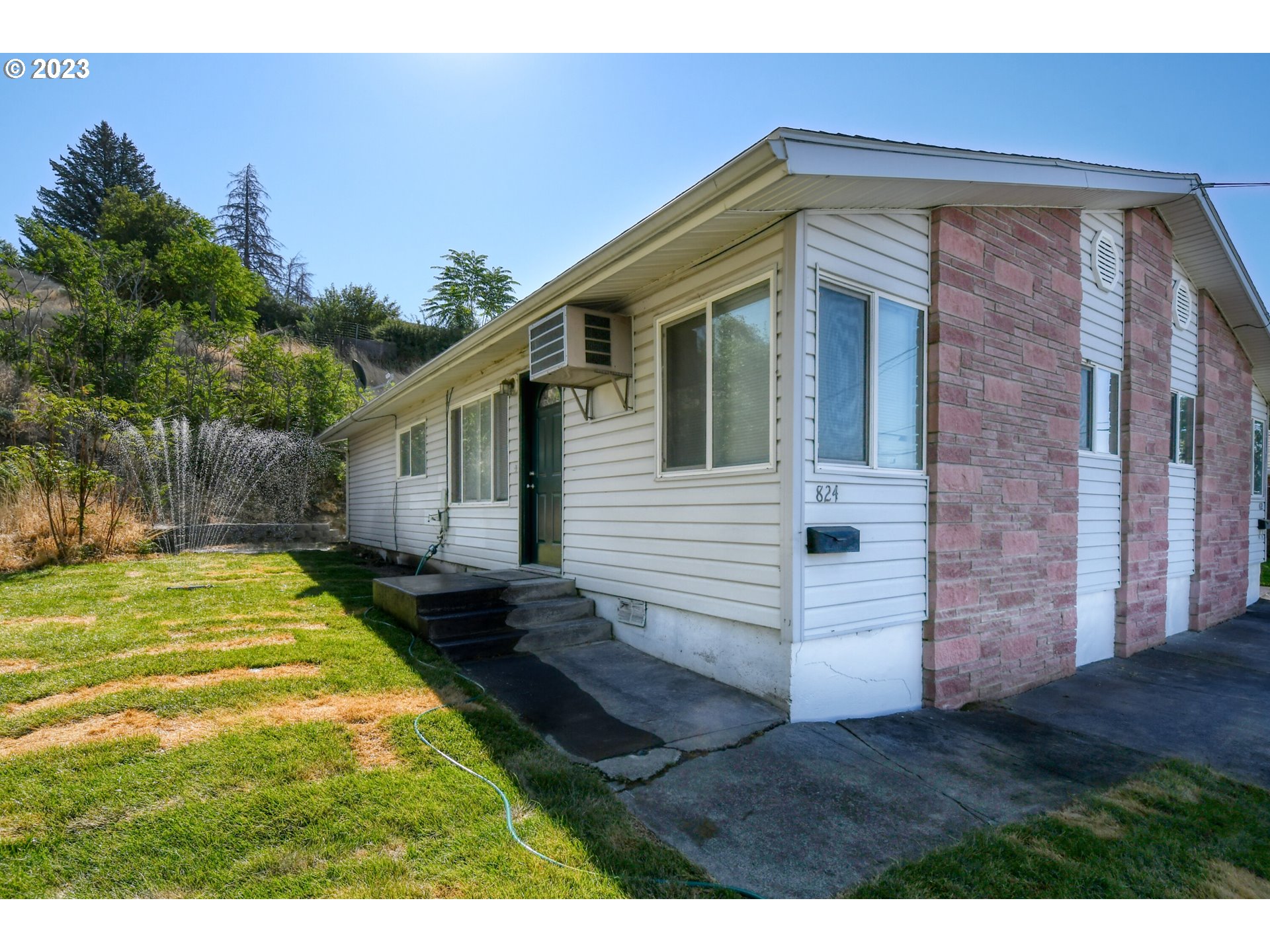 824 Northwest 5th Street Pendleton, OR 97801 - Photo 3 of 47