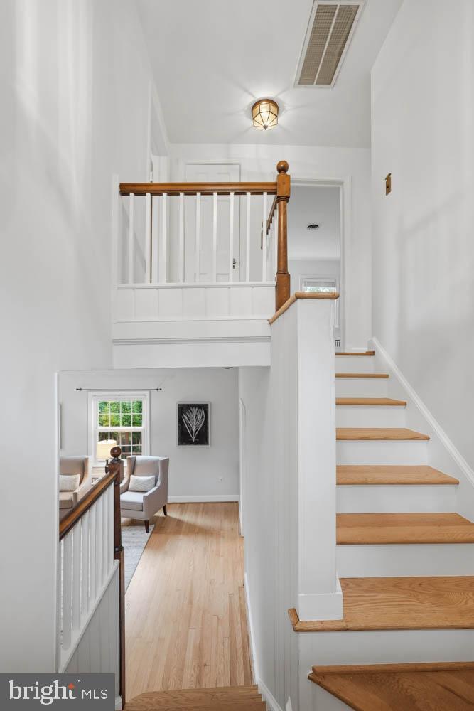 3419 Woodside Road Alexandria, VA 22310 - Photo 17 of 48 center staircase